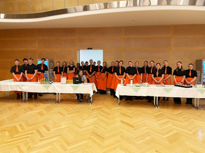 Gruppenbild der HLW Schüler/innen